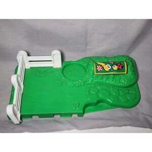 Fisher Price Little People 2003 Barn Pasture Fence Replacement Part